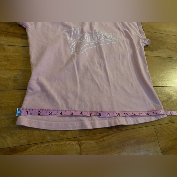 G-111 Sports by Carl Banks Cooperstown Collection Pink NLB Yankees T-Shirt - Picture 10 of 10